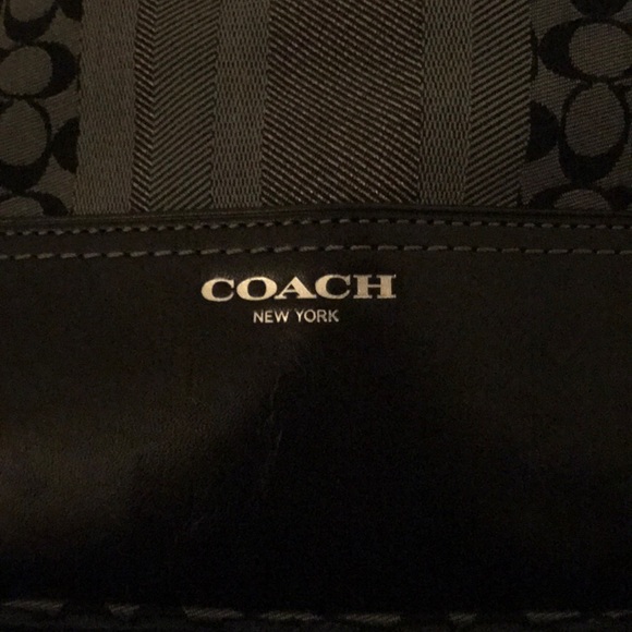Coach purse ! Used once ! - Picture 4 of 6